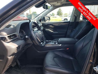 2022 Toyota Highlander Platinum