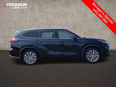 2022 Toyota Highlander Platinum