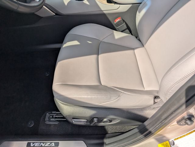 2023 Toyota Venza XLE