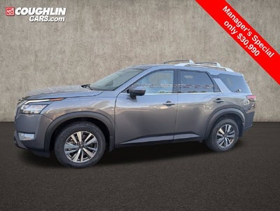 2024 Nissan Pathfinder SL