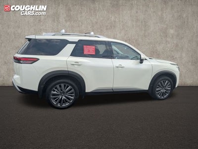 2023 Nissan Pathfinder SL