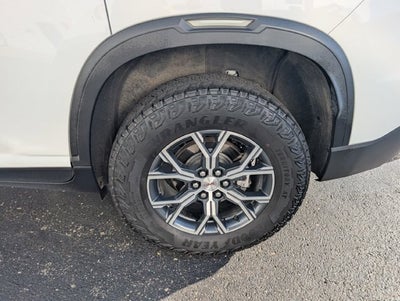 2025 GMC Acadia AWD AT4