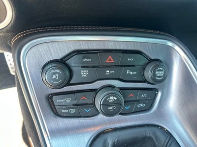 2016 Dodge Challenger 392 Hemi Scat Pack Shaker