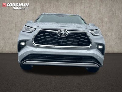 2025 Toyota Highlander Hybrid Platinum