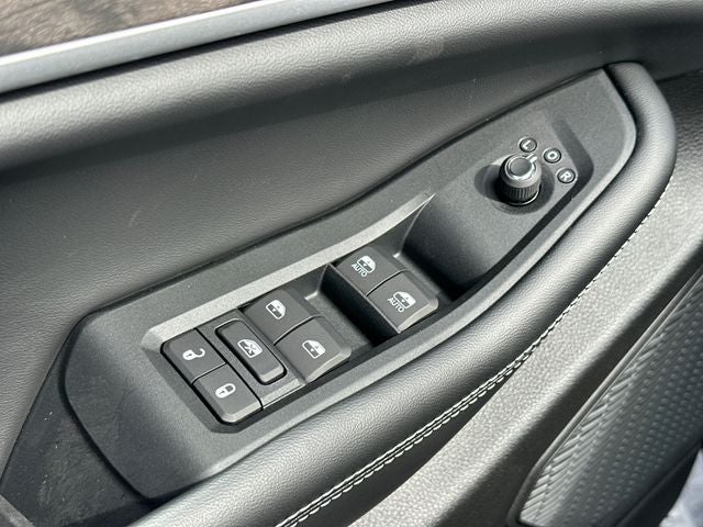 2027 Jeep Grand Cherokee Laredo Altitude