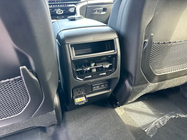 2027 Jeep Grand Cherokee Laredo Altitude