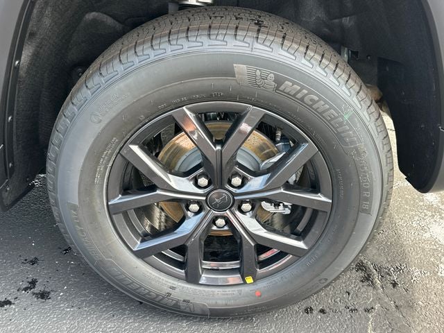 2027 Jeep Grand Cherokee Laredo Altitude