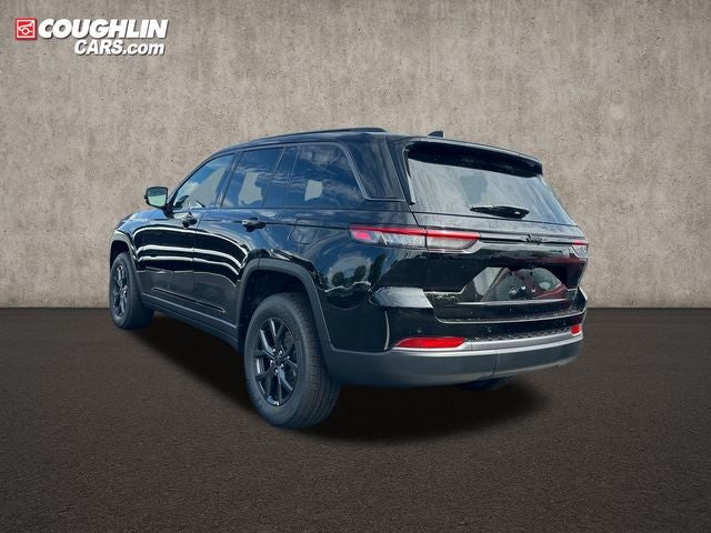 2027 Jeep Grand Cherokee Laredo Altitude