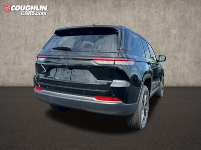 2027 Jeep Grand Cherokee Laredo Altitude