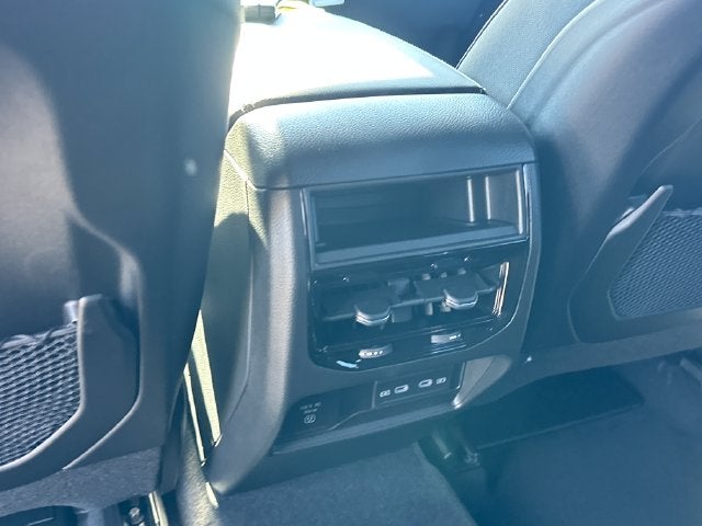 2027 Jeep Grand Cherokee Laredo Altitude