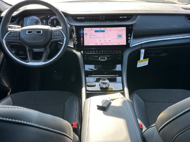 2027 Jeep Grand Cherokee Laredo Altitude