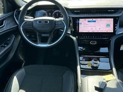 2027 Jeep Grand Cherokee Laredo Altitude