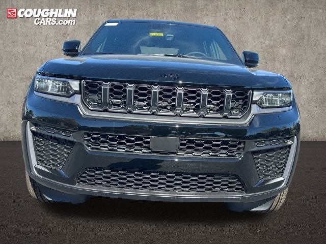 2027 Jeep Grand Cherokee Laredo Altitude