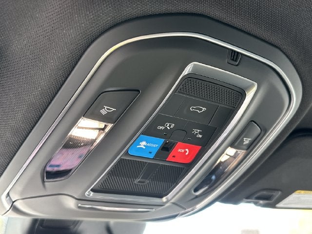 2027 Jeep Grand Cherokee Laredo Altitude