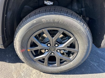 2027 Jeep Grand Cherokee Laredo Altitude