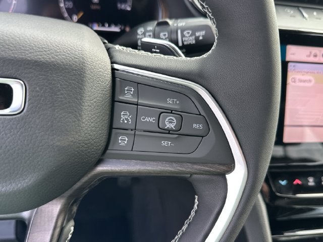 2027 Jeep Grand Cherokee Laredo Altitude