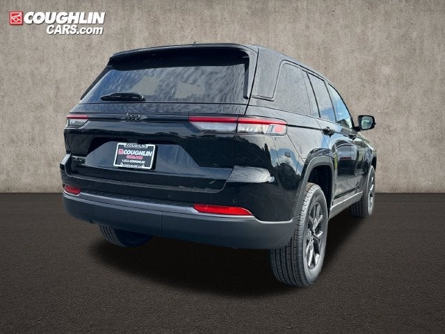 2027 Jeep Grand Cherokee Laredo Altitude
