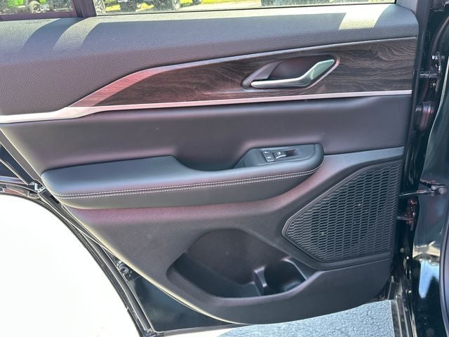 2026 Jeep Grand Cherokee Altitude