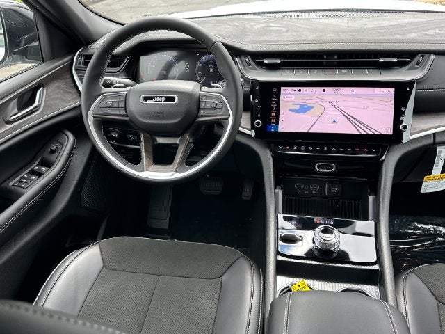 2027 Jeep Grand Cherokee Laredo Altitude