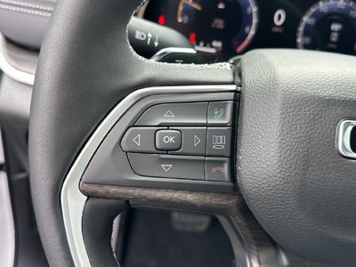 2027 Jeep Grand Cherokee Laredo Altitude