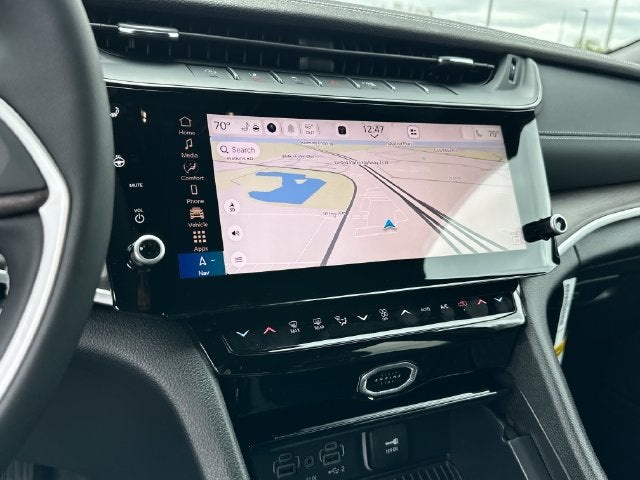 2027 Jeep Grand Cherokee Laredo Altitude