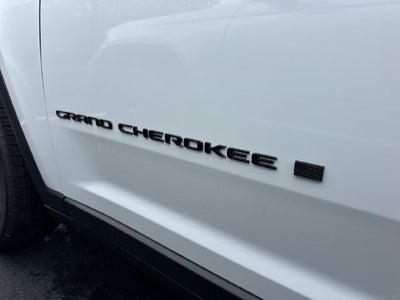 2027 Jeep Grand Cherokee Laredo Altitude