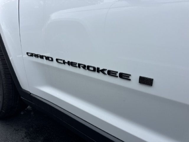 2027 Jeep Grand Cherokee Laredo Altitude