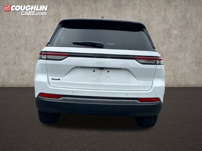 2027 Jeep Grand Cherokee Laredo Altitude