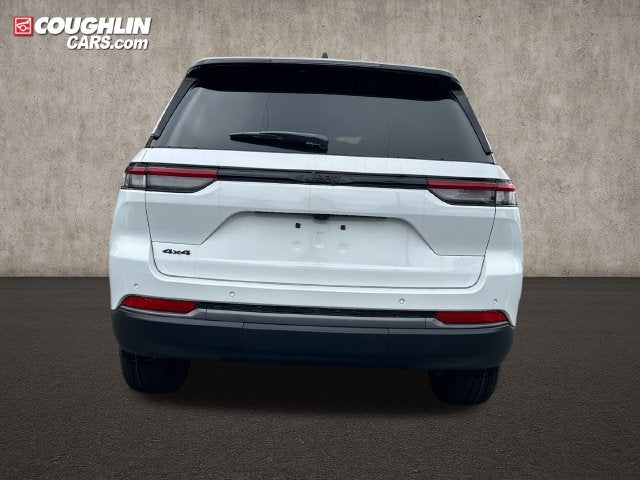 2027 Jeep Grand Cherokee Laredo Altitude