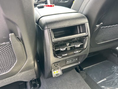 2027 Jeep Grand Cherokee Laredo Altitude