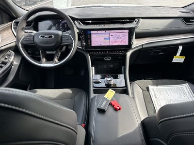 2027 Jeep Grand Cherokee Laredo Altitude