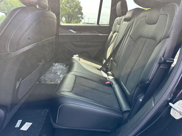 2027 Jeep Grand Cherokee Altitude