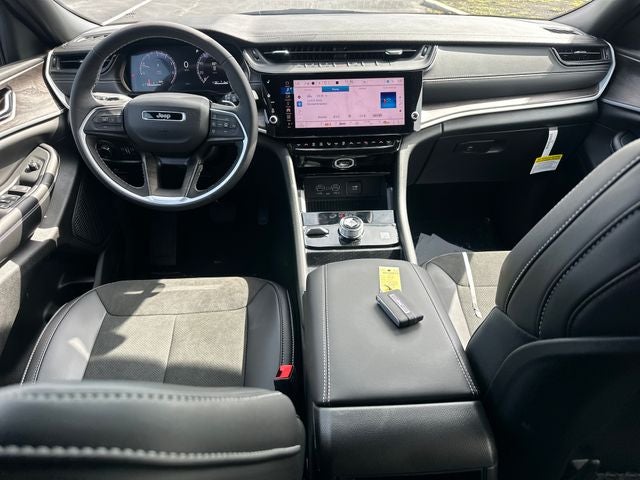 2027 Jeep Grand Cherokee Altitude