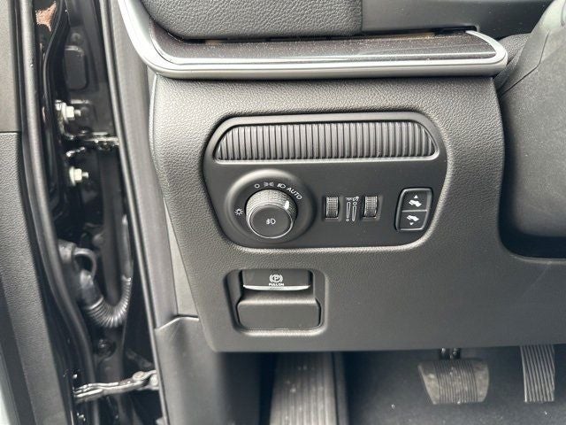 2024 Jeep Wagoneer Base