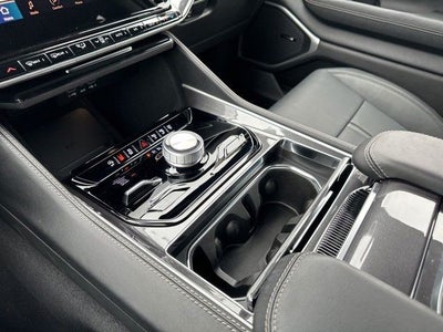 2024 Jeep Wagoneer Base