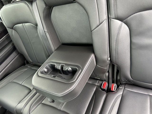 2024 Jeep Wagoneer Base