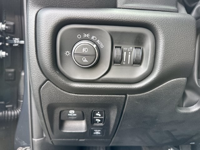2027 RAM 1500 Big Horn/Lone Star