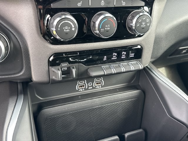2027 RAM 1500 Big Horn/Lone Star
