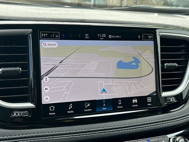 2027 Chrysler Pacifica Select