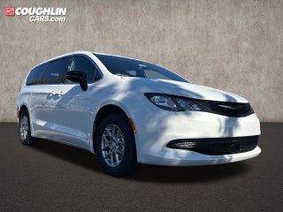 2027 Chrysler Pacifica LX