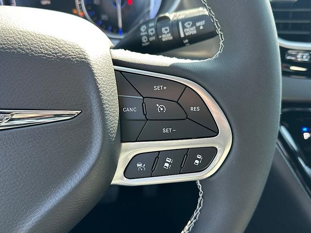 2025 Chrysler Voyager LX