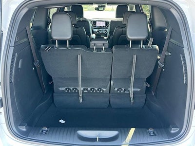 2025 Chrysler Voyager LX