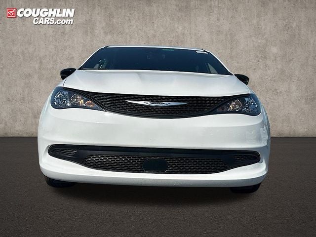 2025 Chrysler Voyager LX