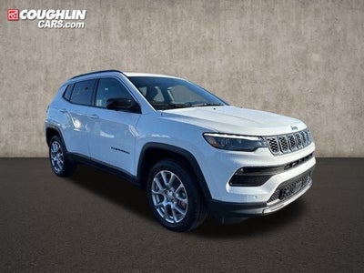 2024 Jeep Compass Latitude Lux