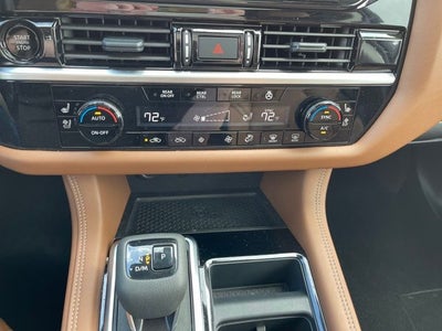 2025 Nissan Pathfinder Platinum