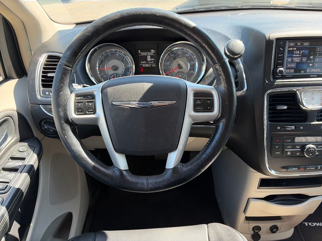 2015 Chrysler Town & Country Touring-L