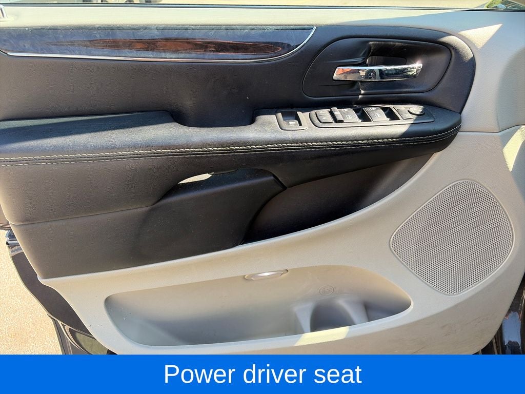 2015 Chrysler Town & Country Touring-L