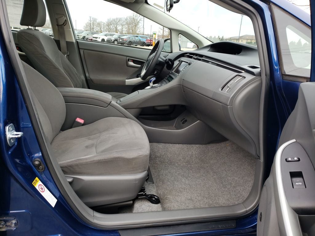 2010 Toyota Prius III