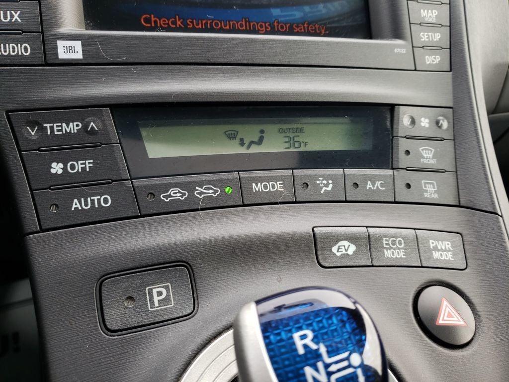 2010 Toyota Prius III