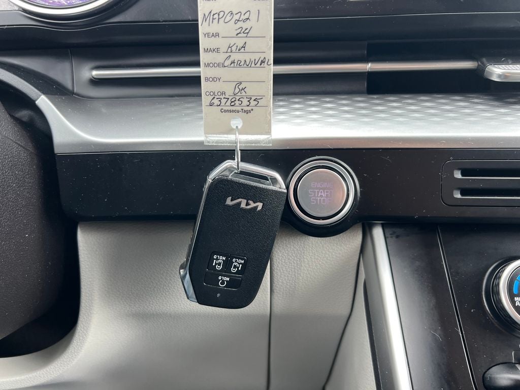 2024 Kia Carnival LX